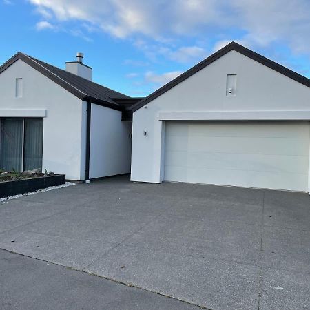 Stunning Park Side Holiday Home Christchurch Exterior foto