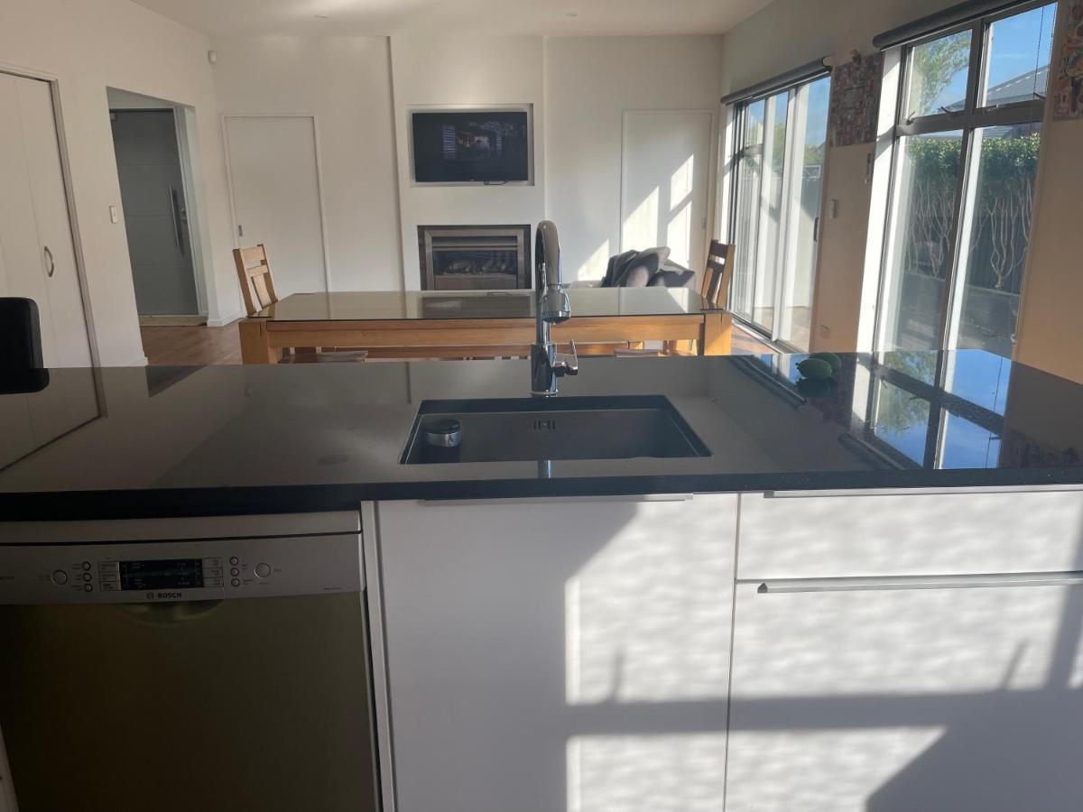 Stunning Park Side Holiday Home Christchurch Exterior foto