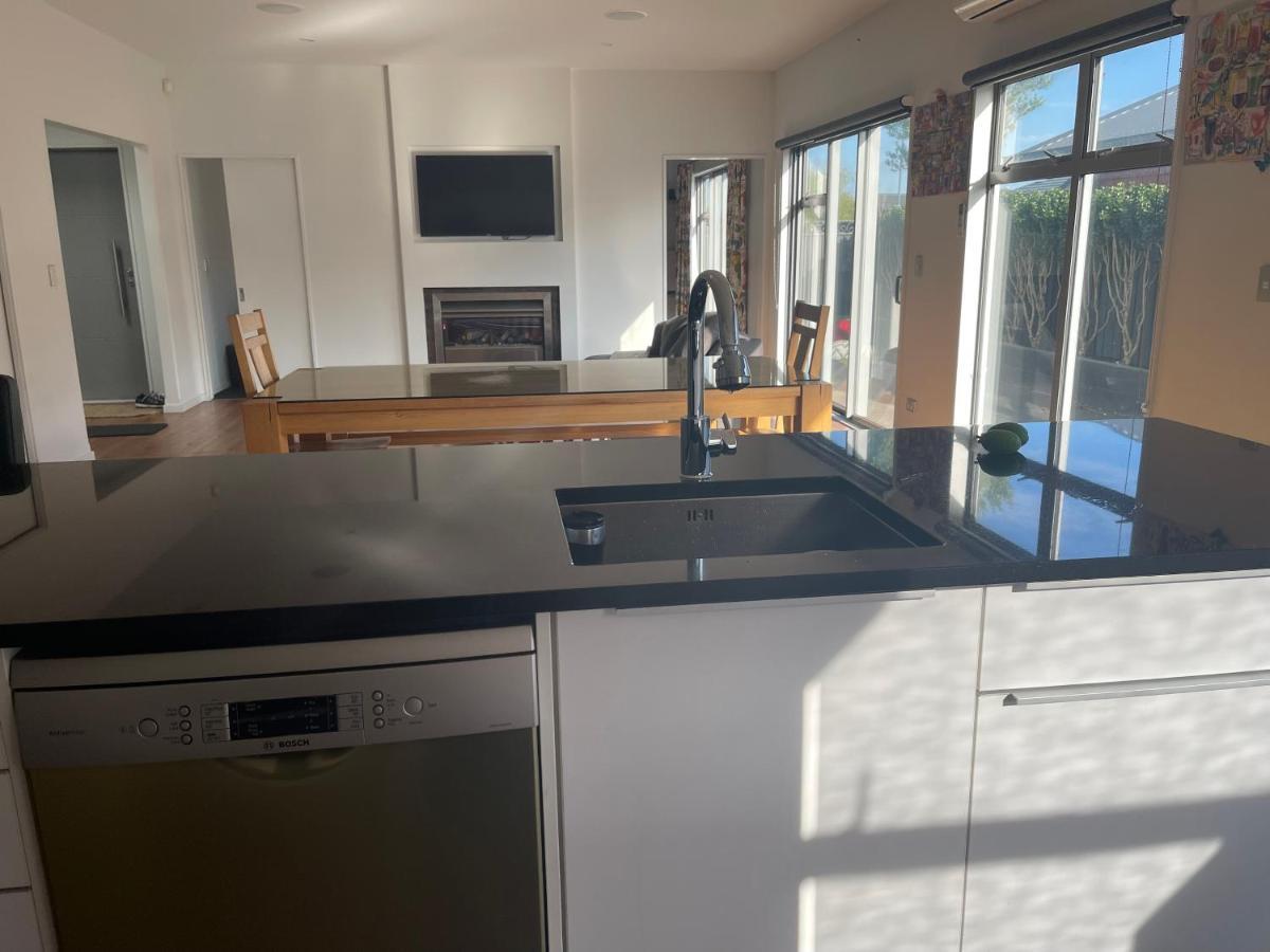 Stunning Park Side Holiday Home Christchurch Exterior foto