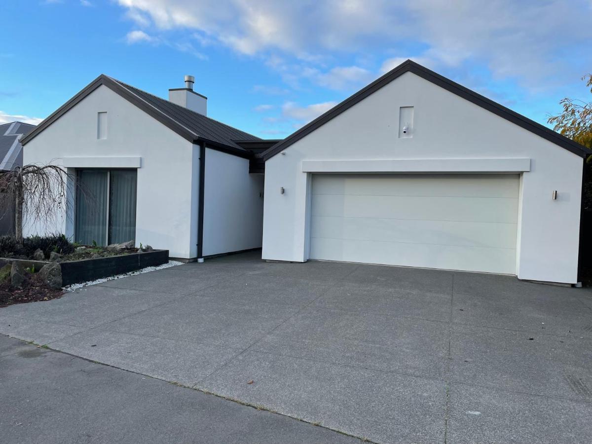 Stunning Park Side Holiday Home Christchurch Exterior foto